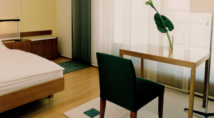 Hotelzimmer - die ursprüngliche gestalterische Farbauswahl wurde beibehalten